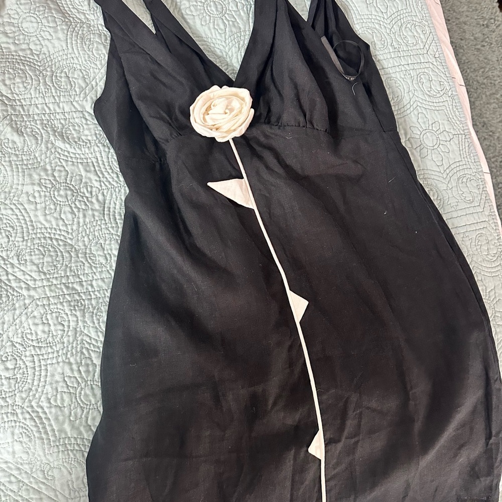 FARM Rio Black Mini Dress with White Floral Detail - Picture 4 of 12